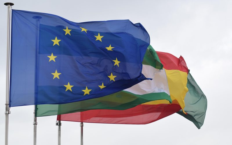 pontzi-flags-2036064_1920